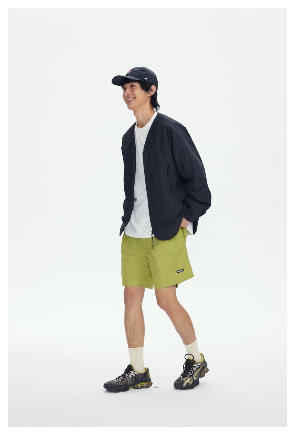軽やかな着心地 ノーカラージャケット