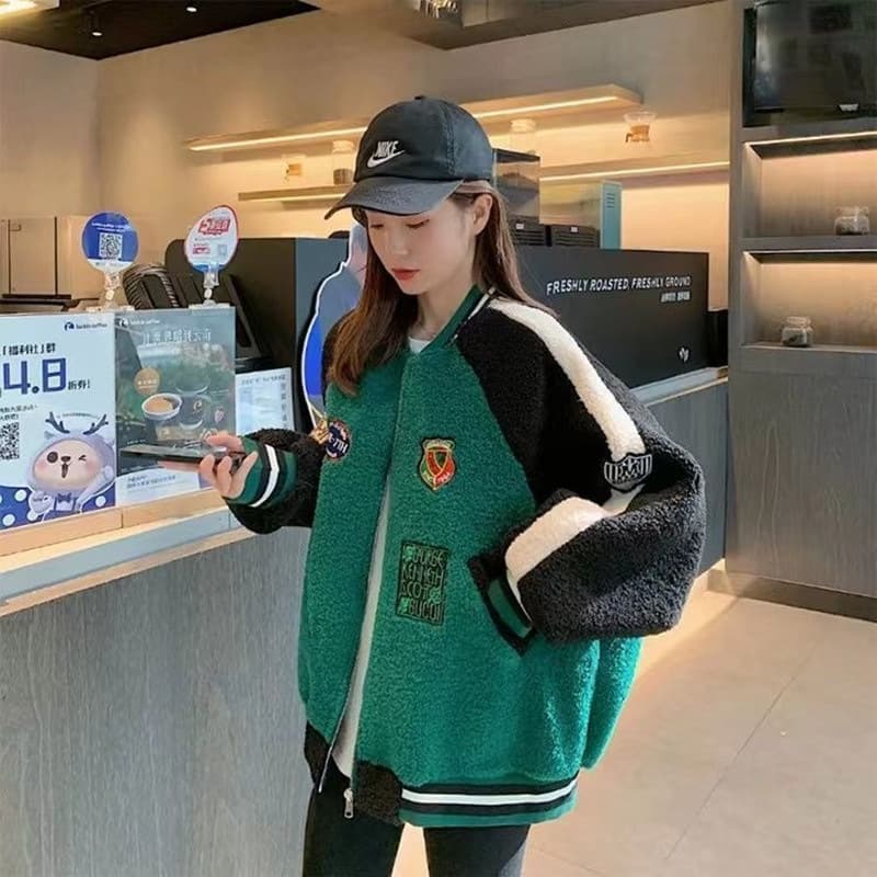 ふわもこ バックロゴ ノーカラージャケット