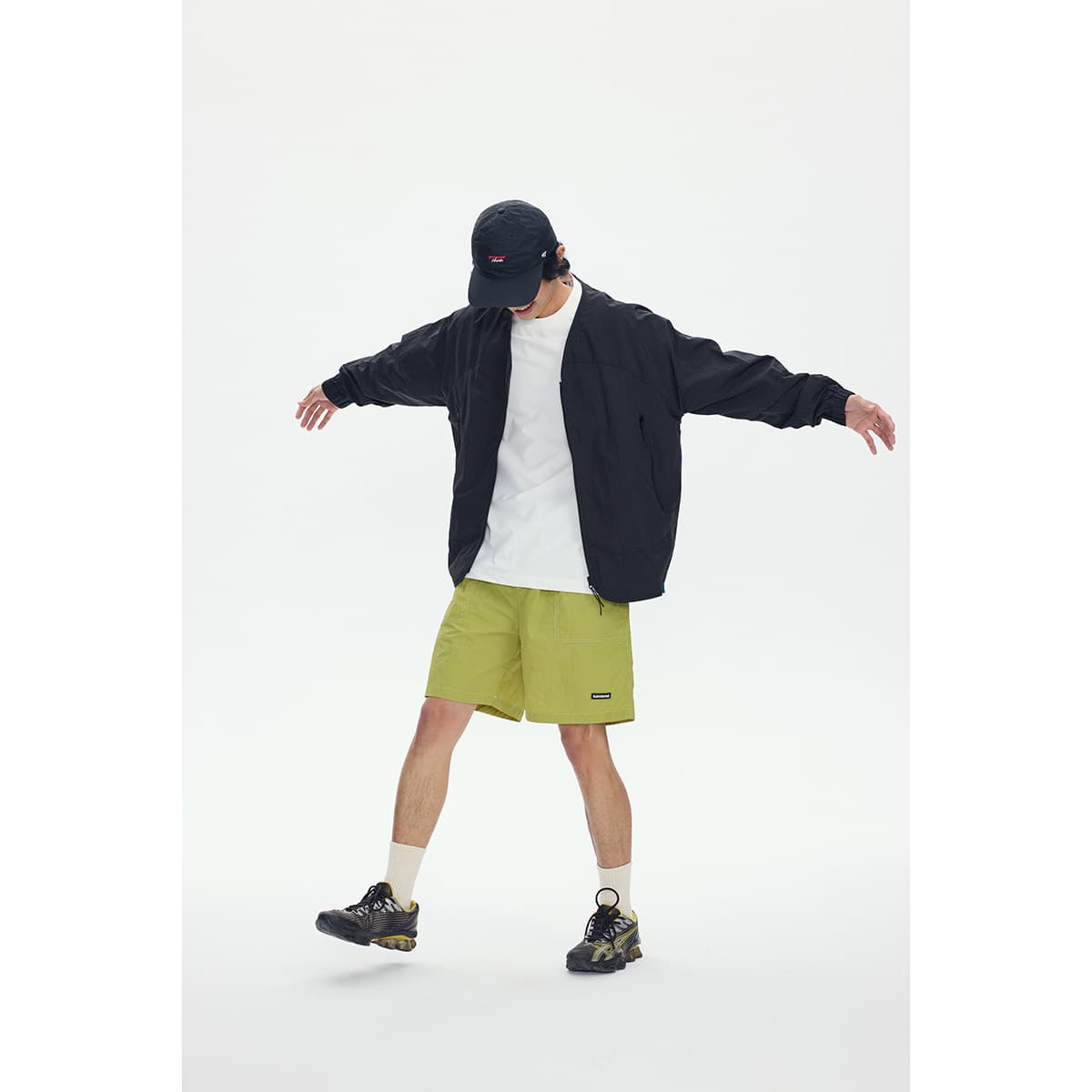 軽やかな着心地 ノーカラージャケット